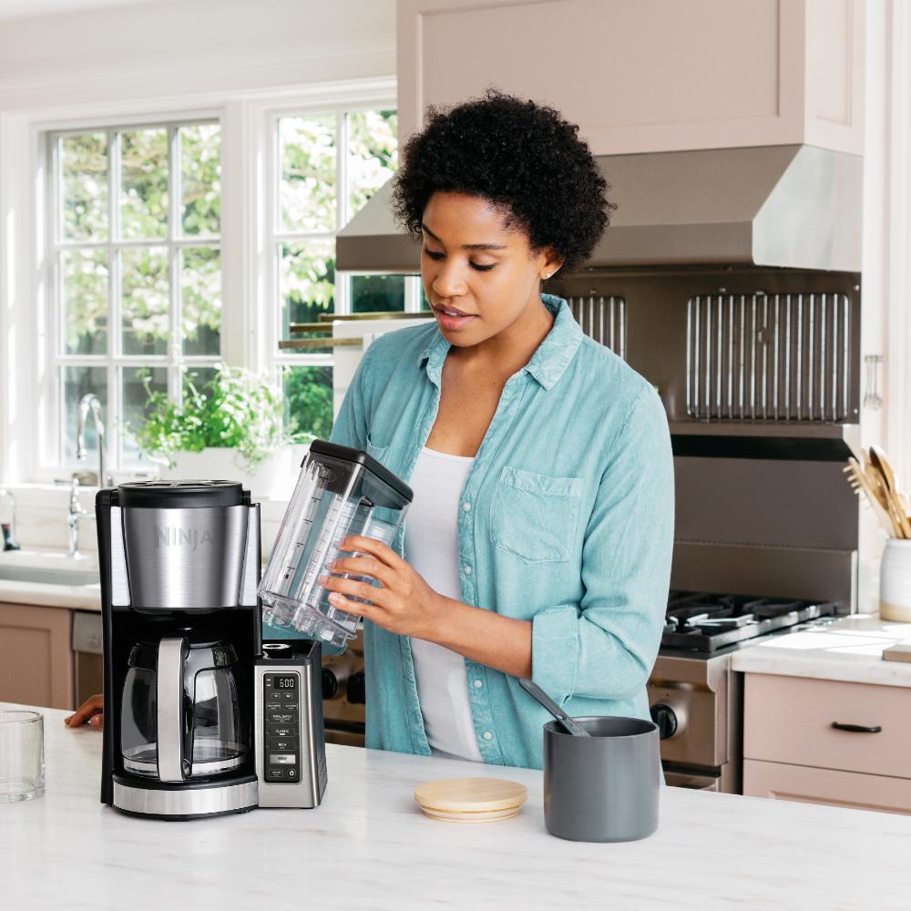 Cafetera Programable Ninja 12 tazas con depósito extraíble de agua CE250