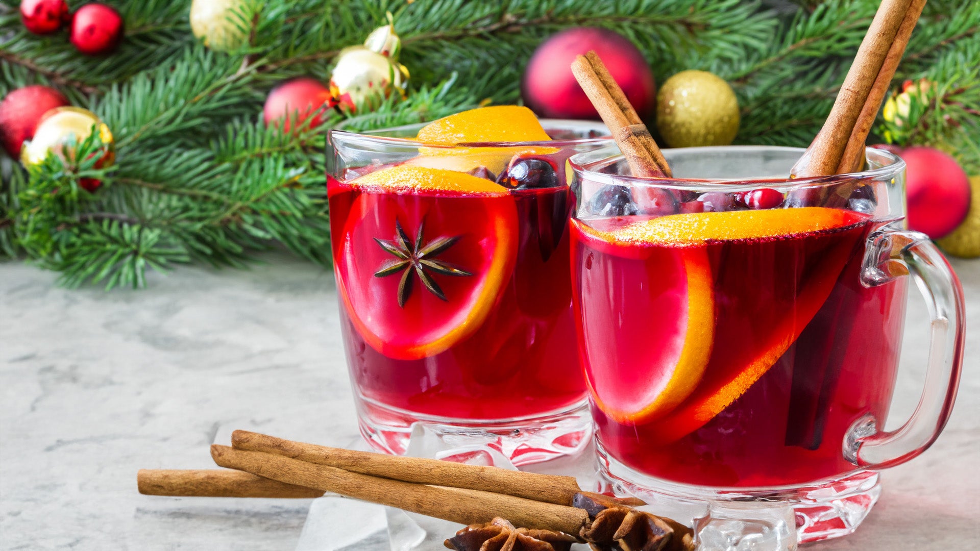 Cóctel de vino caliente para Navidad