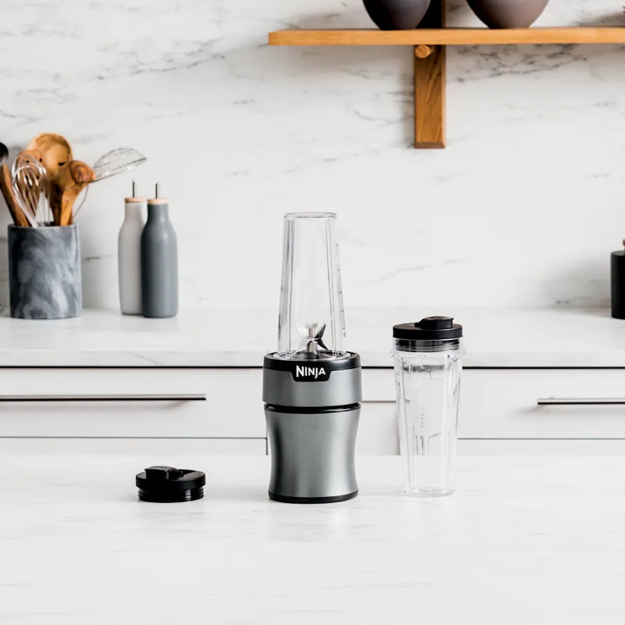 Licuadora individual Ninja BN300 para bebidas saludables