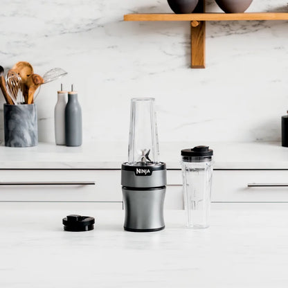 Licuadora individual Ninja BN300 para bebidas saludables