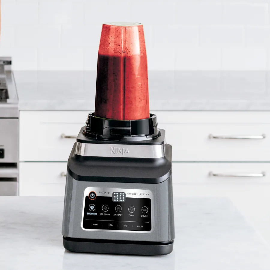 Licuadora Profesional Ninja® con procesador de 8 tazas y Auto-IQ® BN801
